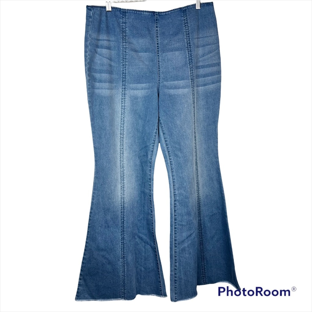 NWOT Fourteenth Place Seamed High Waist Pull On Flare Jeans - Picture 2 of 10